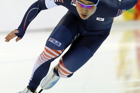  TheShy迎来七赛季出色发挥，中国队观众热烈欢呼！再创辉煌时刻