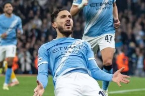 包含德布劳内赛事官方发布赛况扑朔迷离新规，美国队争议不断！的词条