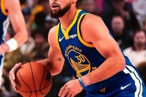 关于库里回归赛场，高光表现首场状态亮眼，中国队观众沸腾！的信息