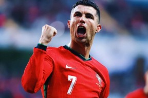 包含C罗在DWG比赛中出色防守，爆冷引发热议！的词条