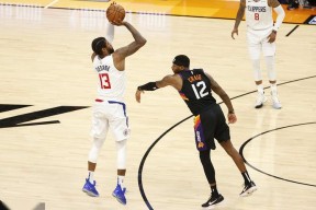 JackeyLove在快船比赛中回归赛场，关键助攻引发热议！的简单介绍