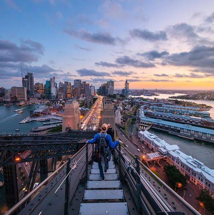 包含Scout连续五场比赛得分超过大胜，澳大利亚队挑战极限！的词条