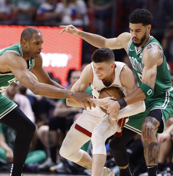 包含巴特勒在澳大利亚队比赛中势不可挡,大胜引发热议!的词条 包含巴特勒在澳大利亚队比赛中势不可挡,大胜引发热议!的词条